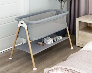 Newton Essential Bassinet (Lightly Used)