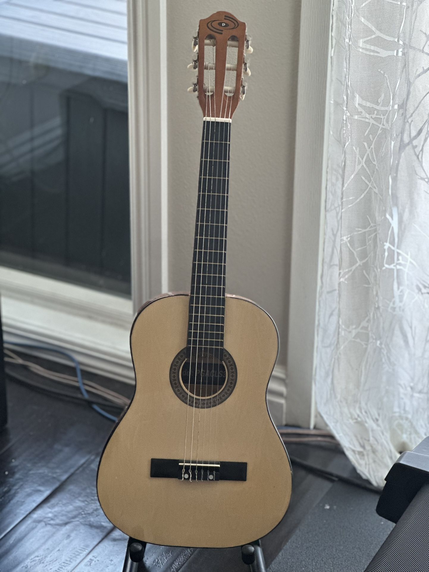 Pyle USA Classic Style 3/4 Scale Guitar With Carrying Case