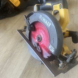 Dewalt 7 /14 In Circular Saw 