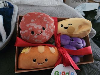 Giggle scape plushies