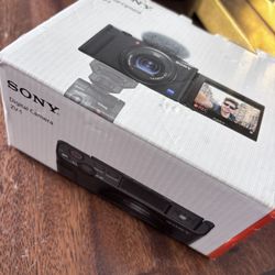 Sony ZV-1 Vlogger Grip Bundle All Accessories And Case 3 Batteries 