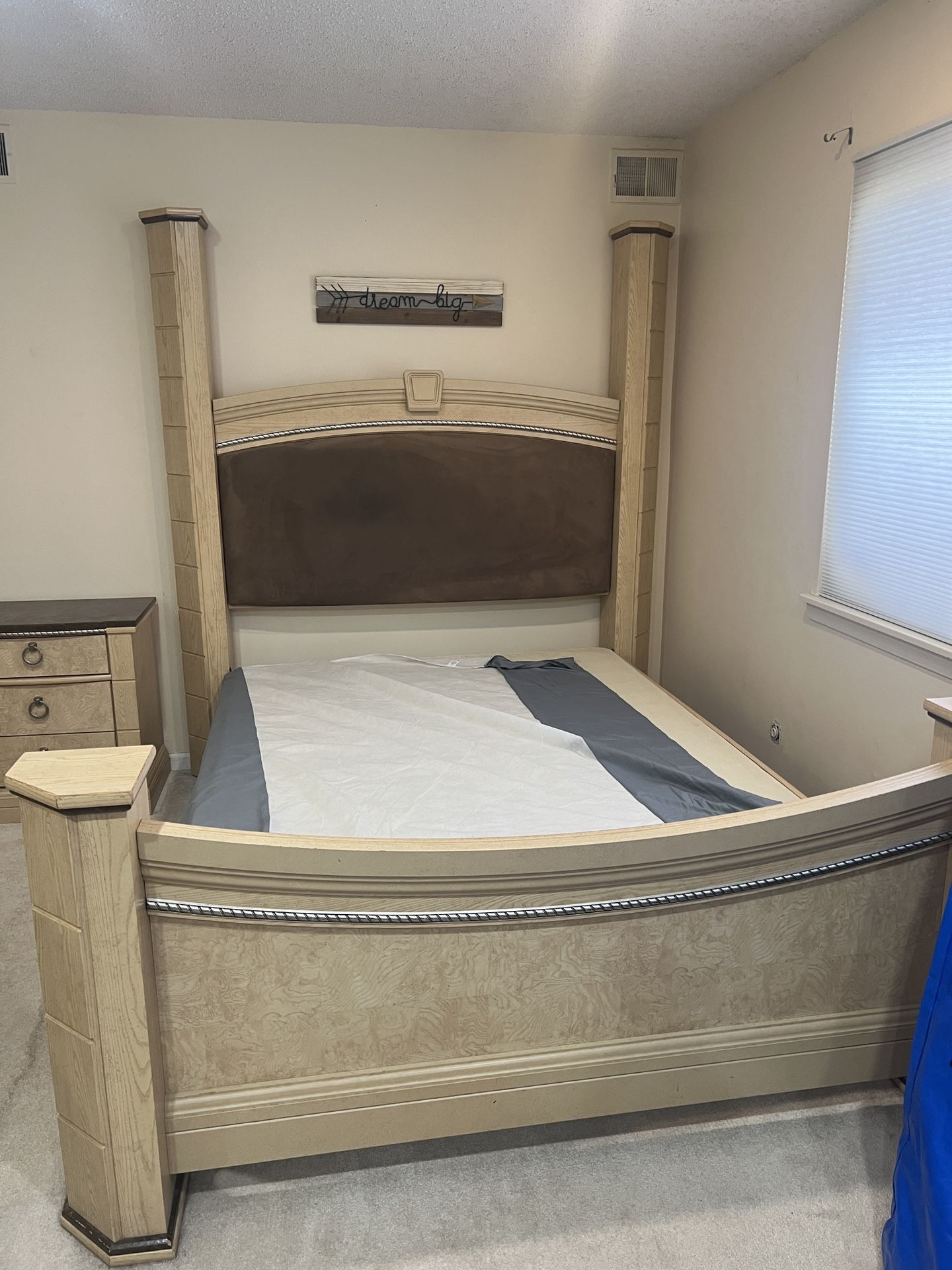 Full Size Bedroom