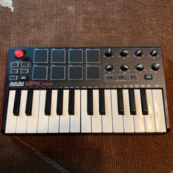 AKAI MPK mini (never really used)