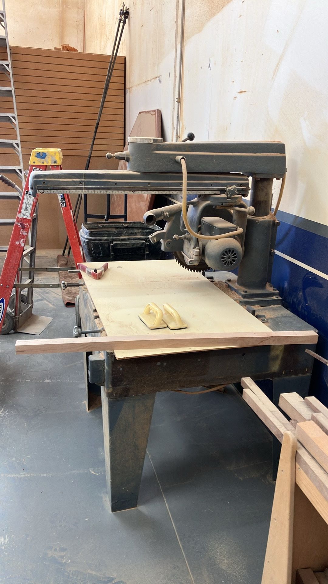 Radial Arm Saw