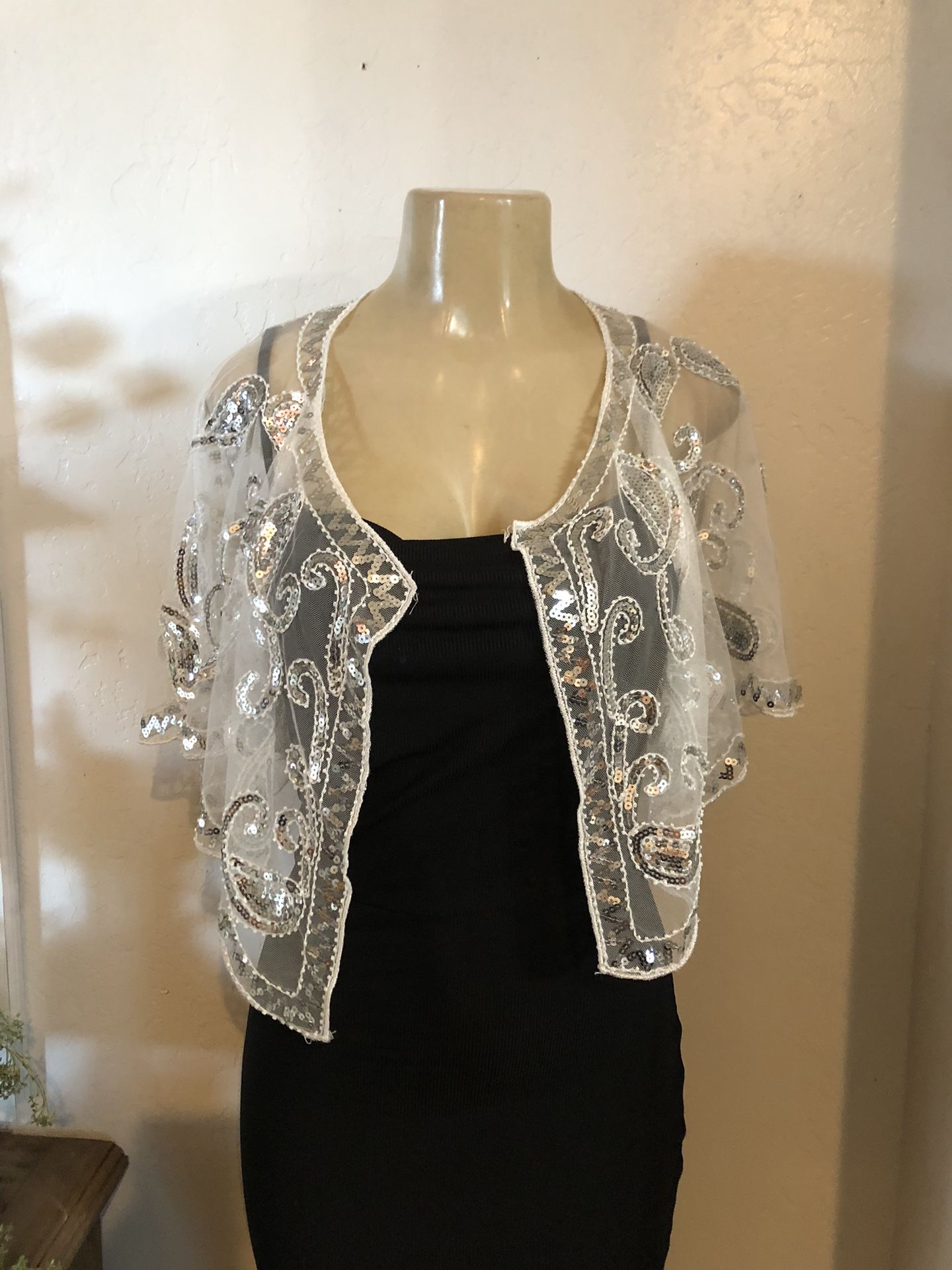 Alegra K Shawl Size Medium New