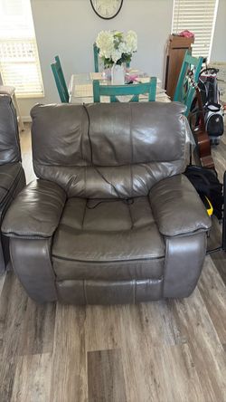 Power recliner chairs