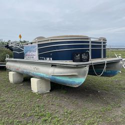 2016 Crestliner Pontoon Boat Mercury 75 