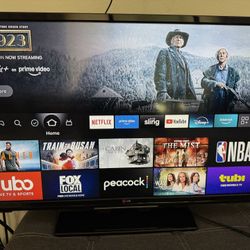 LG 32” TV With Remote - Good Condition