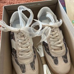 Dolce Vita Size 7.5 Women’s Mesh Shoes 