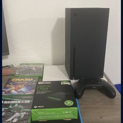 XBOX SERIES X WITH XTRA 1 TB AND GAMES
