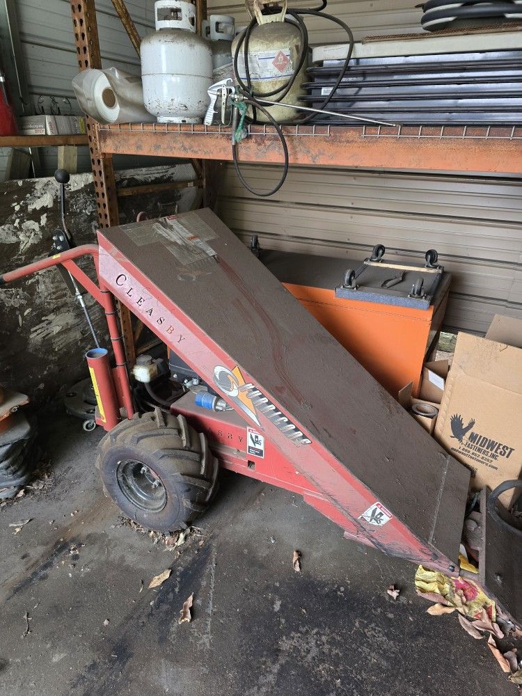 Cleasby Hurricane T01001- 13HP, Roof Demo