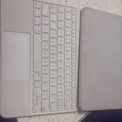 Apple Magic Keyboard Folio.