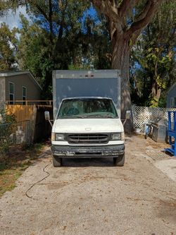 1999 Ford Econoline E350 Box Truck