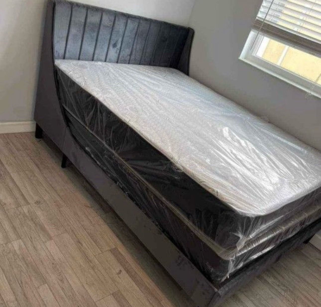 NEW MATTRESS FULL SIZE PLUSH WITH BOX SPRING