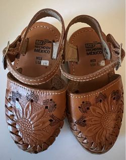Kids shoes size 7