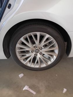 Toyota Camry XLE Wheels & Hankook Tires