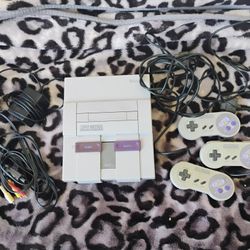 Original Super Nintendo Console With 3 Controllers And Cables