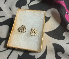 GOLD HEART EARRINGS