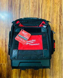 FS/FT: Milwaukee 48-22-8303 PACKOUT Structured Backpack