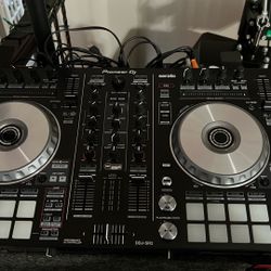 DJ equipment 