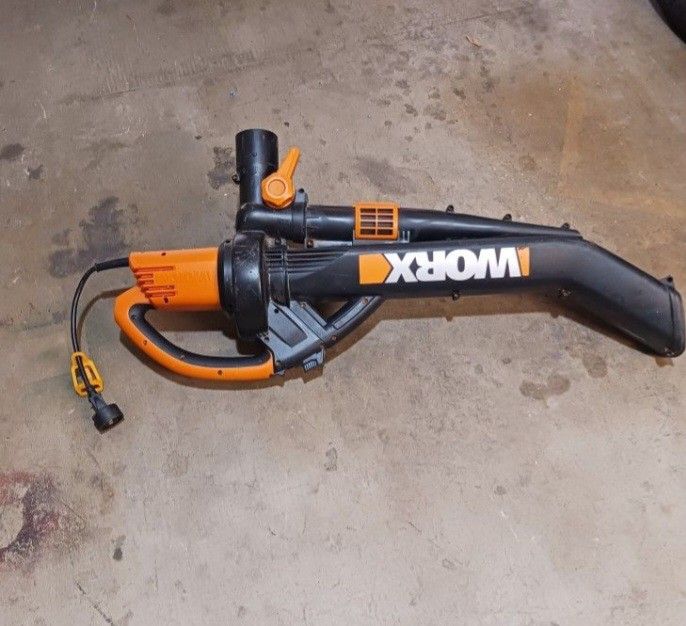 Electric 12 Amp Leaf Blower/Mulcher/Vac