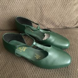 Green Flats Size 7 Vintage
