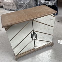 34x16 Cabinet With Shelves 