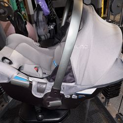 NUNA car Seat 