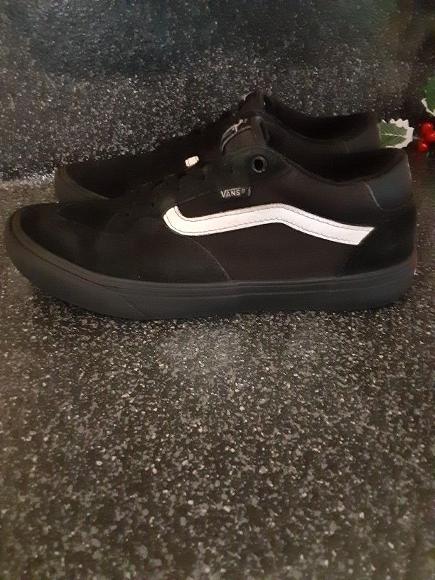 Converse Mens 9.5 Good Condition