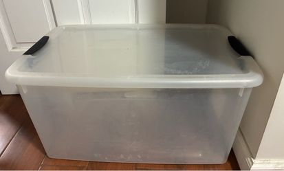Plastic container