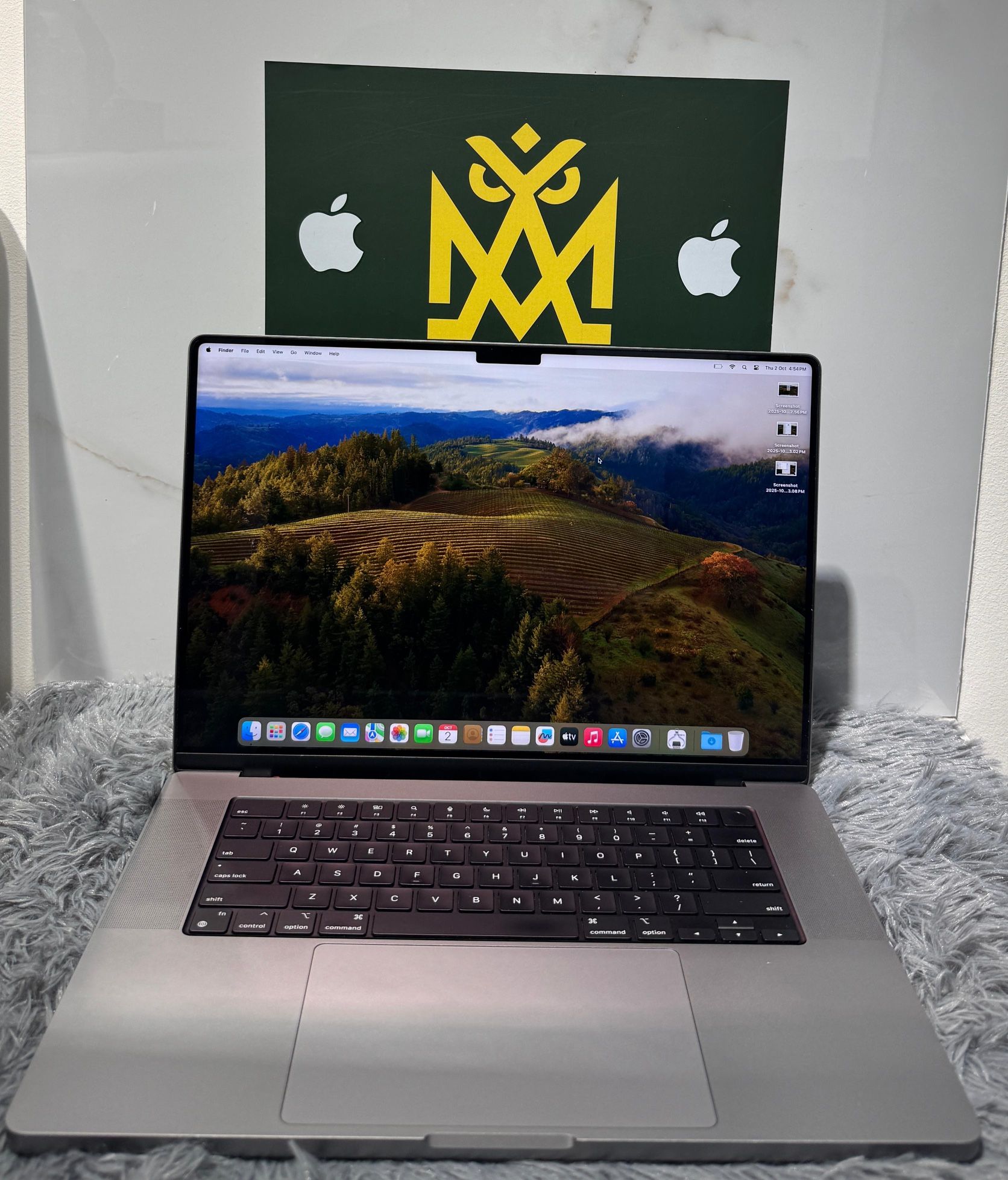 Macbook pro M1 pro 32 ram-512gb ssd 16”