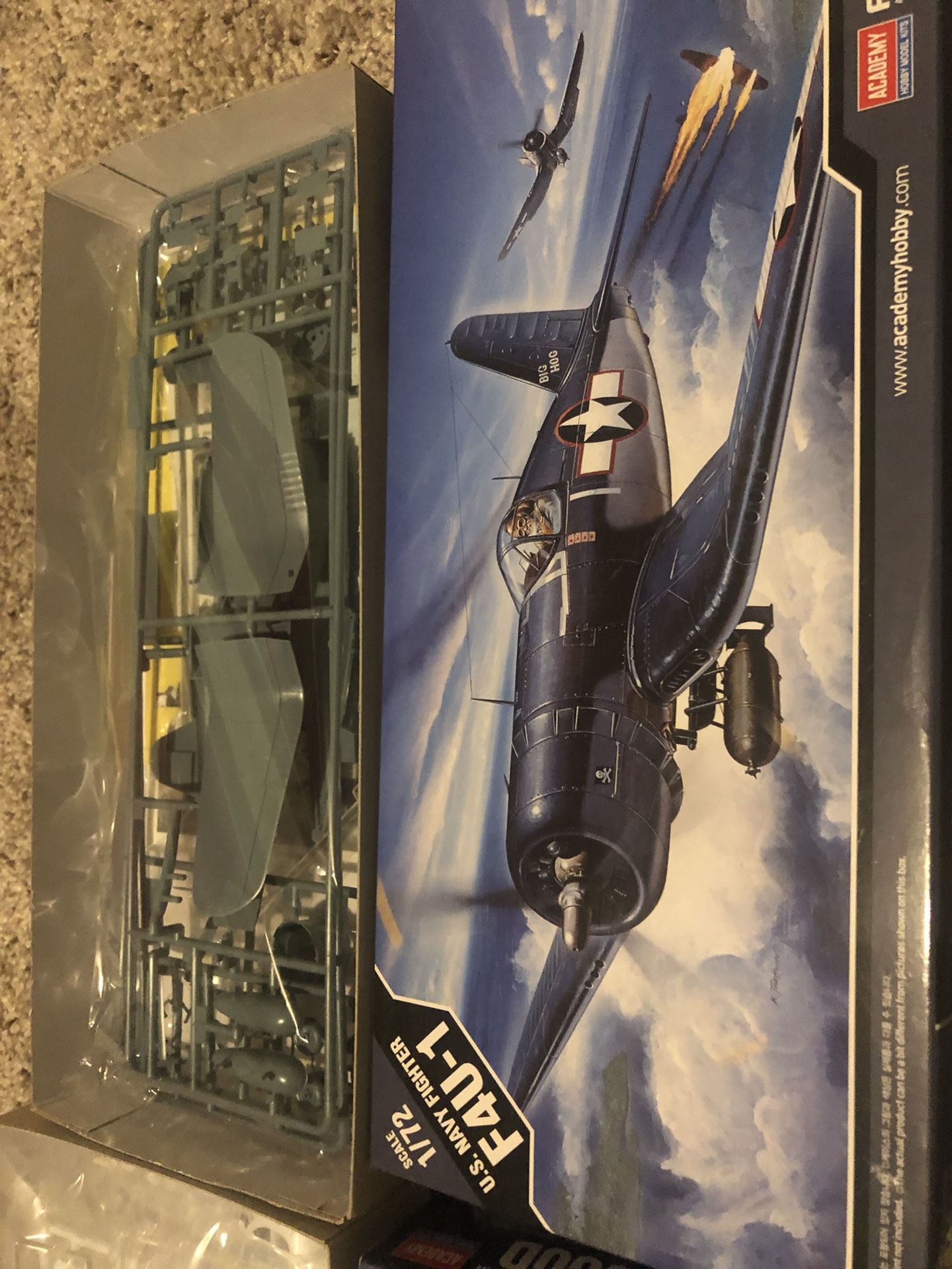 Navy Fighter F4U-1 Model Kit 