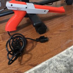 Great! Vintage 1985 NINTENDO Zapper!!!