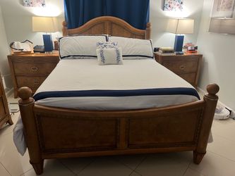 Bedroom set queen bed