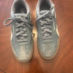 Women’s Reebok sneakers vintage blue