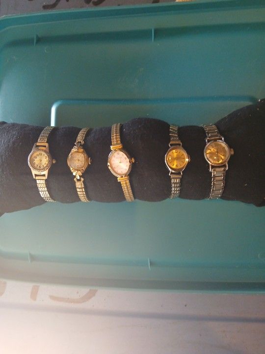 5 Vintage Ladies Wrist Watches.