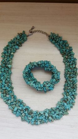 Turquoise stone necklace and bracelet set