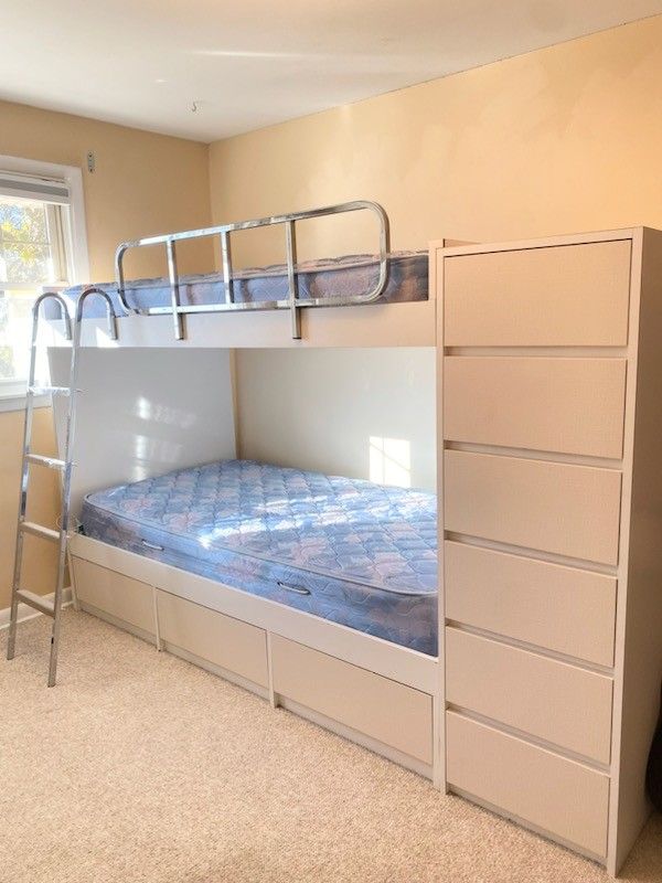 BUNK BED - Extra Storage Space - Heavy Construction - 12 Drawers - One TWIN MATTRESS - Good Condition