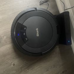 Shark, vacuum cleaner