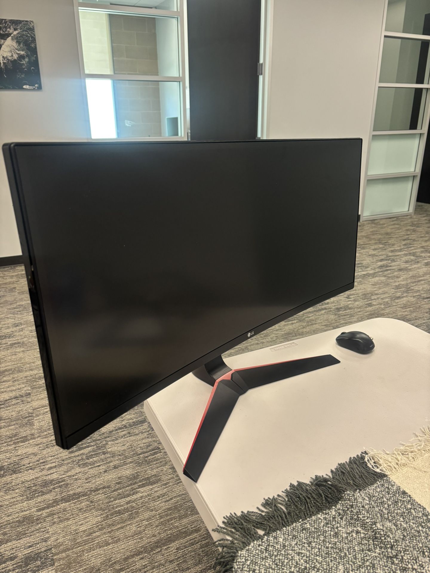 LG Widescreen Monitor (excellent condition)