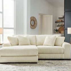 Ashley Lindyn Sectional 