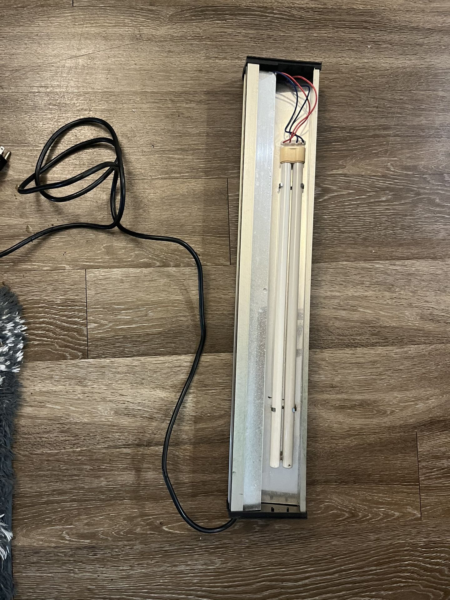 Aquarium Light - 20 Gallon Long