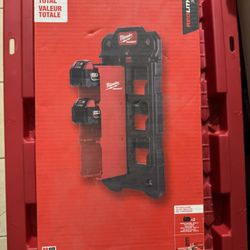 Milwaukee M18 Pack out Wall Plate With 2 -5.0 Batteries