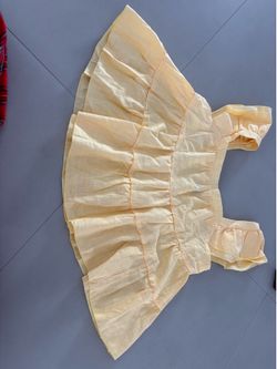 Butter yellow top