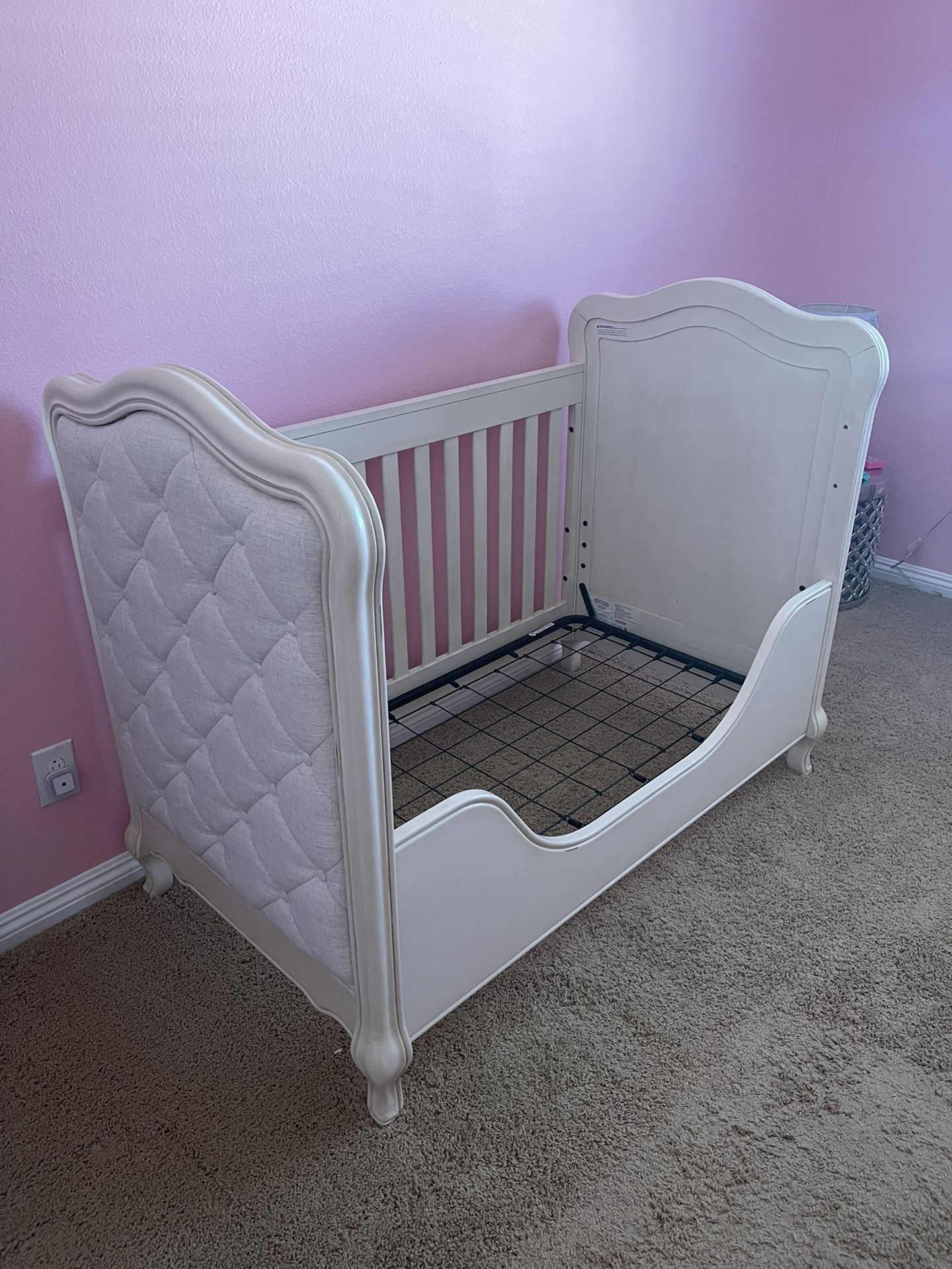 Bertini Tinsley upholstered Crib With Conversion Kit