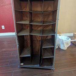 Canvas show rack