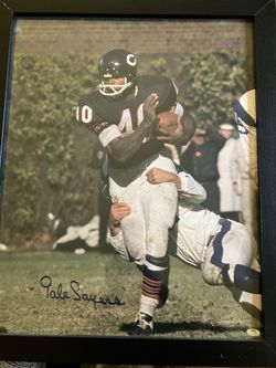 🏈 GALE SAYERS * (16”x20”) AUTOGRAPHED & FRAMED PHOTOGRAPH (w/COA) 🏈