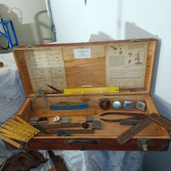 Old Pilot Tools Salesman Case