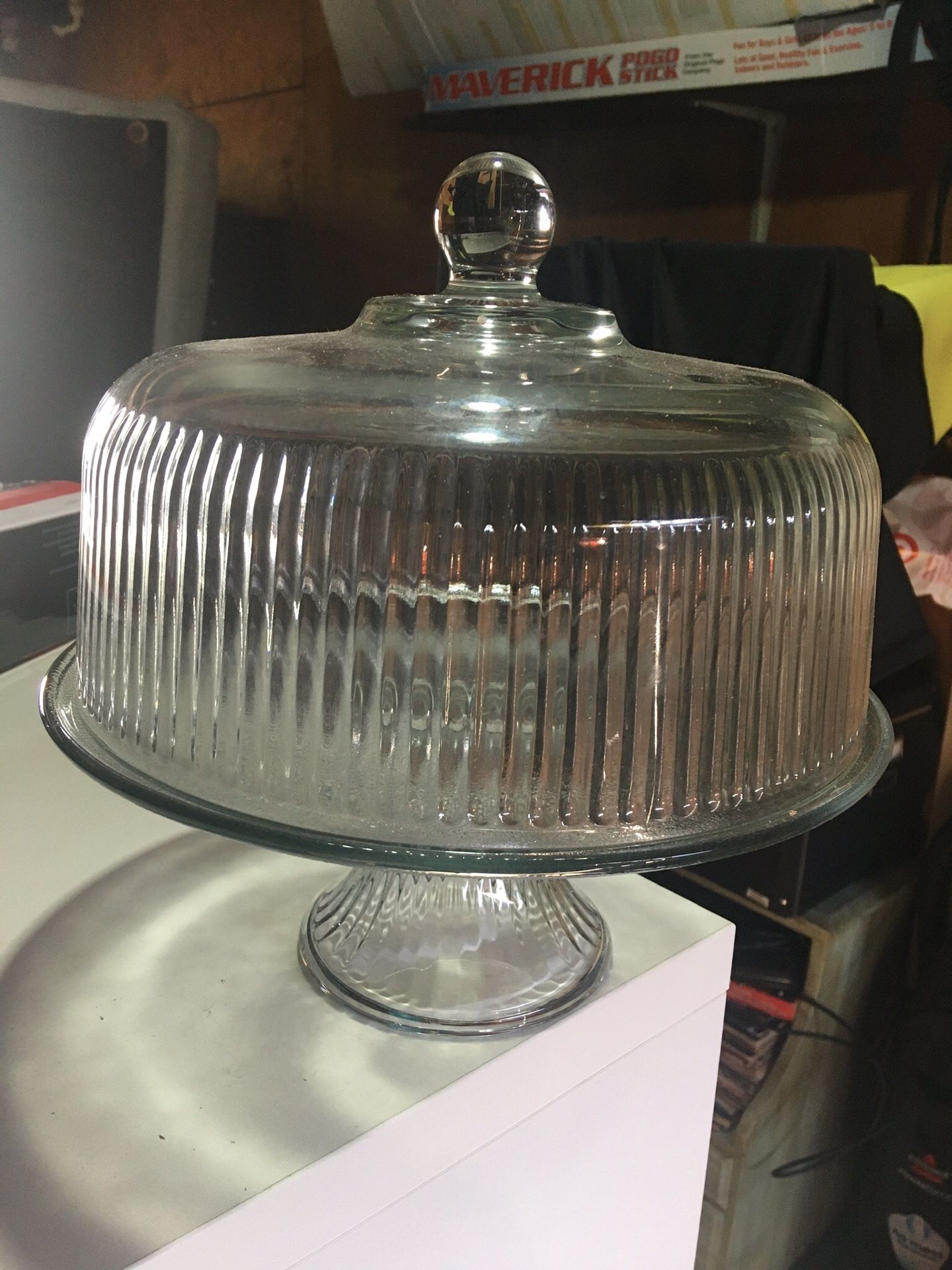 Cake stand with dome
