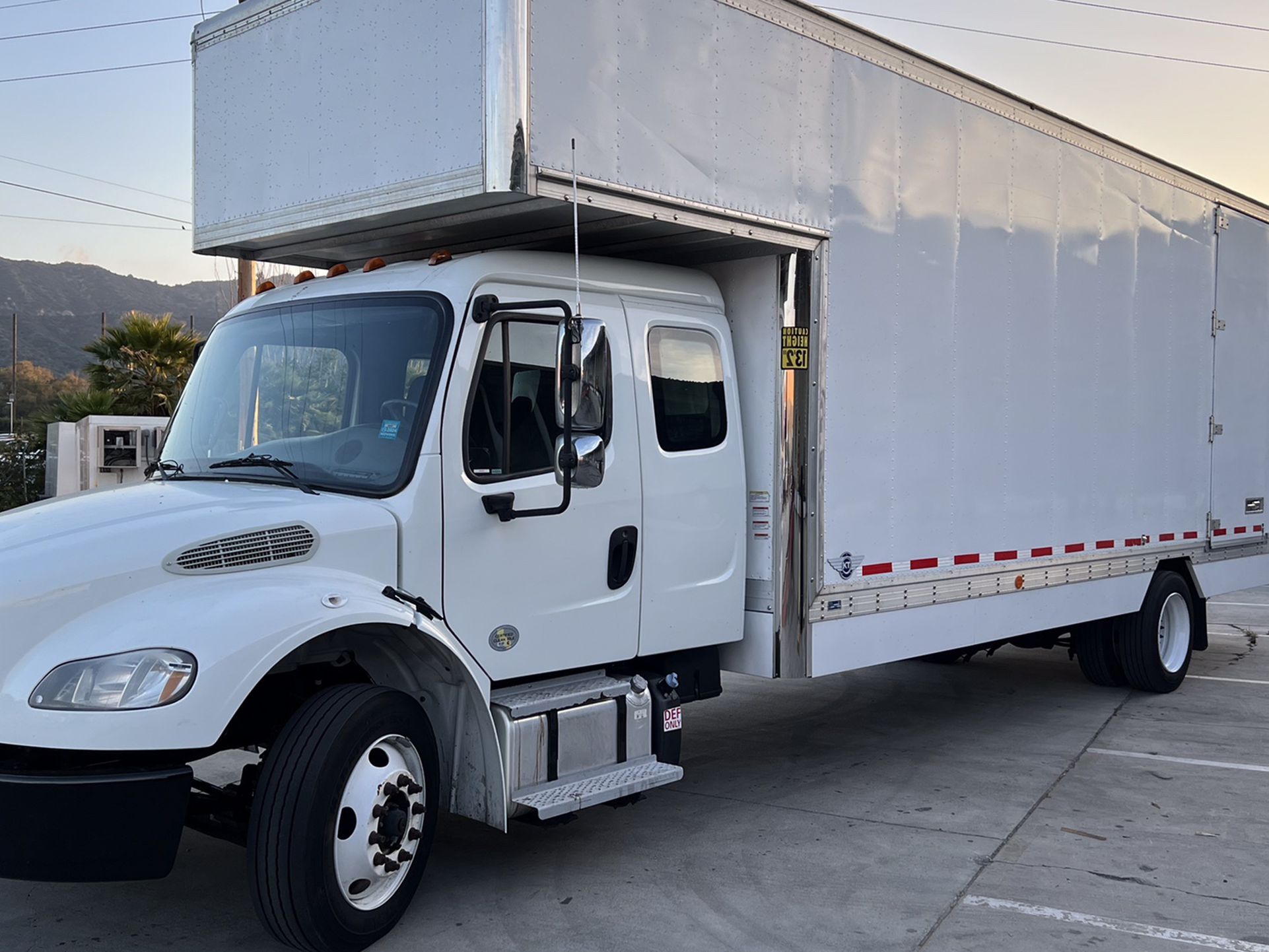 2018 Freightliner M2 Extended Cab 26ft Box Truck